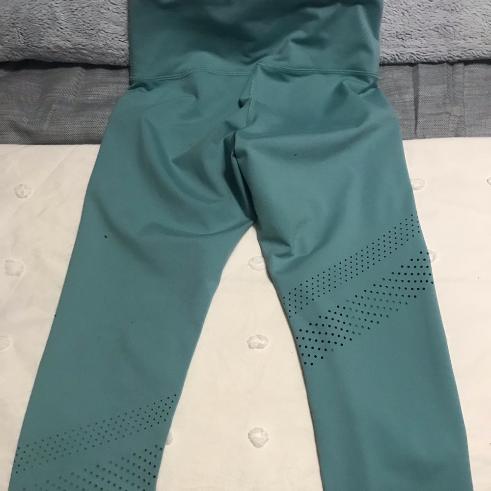 Cropped workout leggings